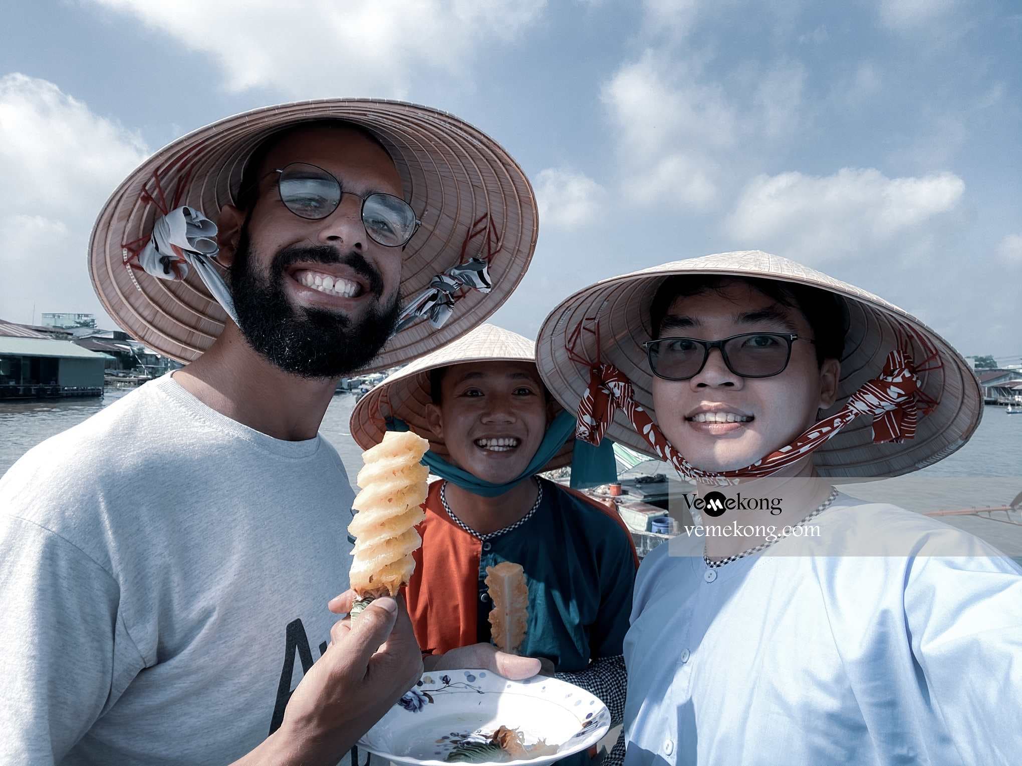 Phong Dien floating market & small canal