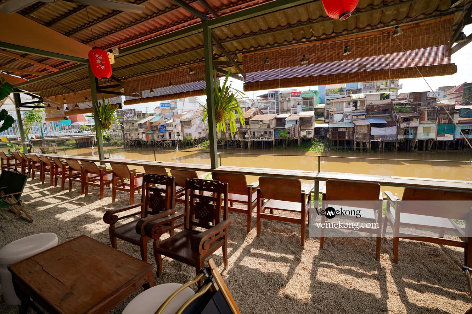 Can Tho Private Car to Ho Chi Minh (HCMC) with Multi Sightseeing Stops
